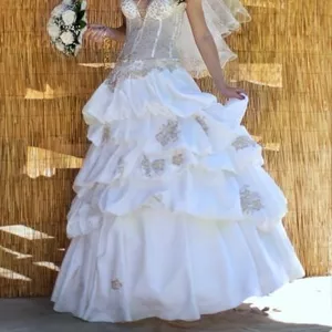Продам дизайнерское свадебное платье 