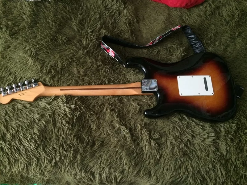 Продам гитару Fender Stratocaster 5