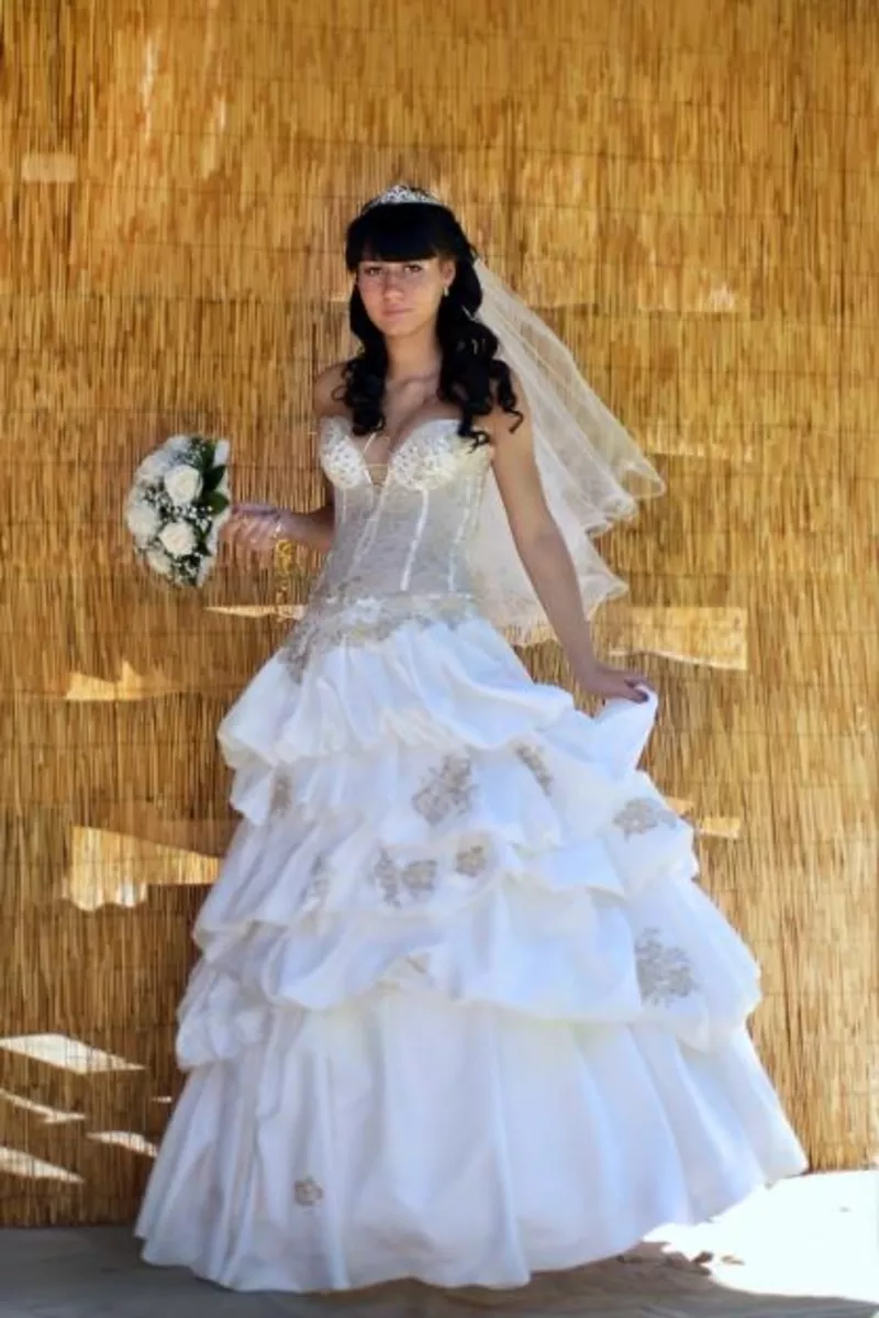 Продам дизайнерское свадебное платье 
